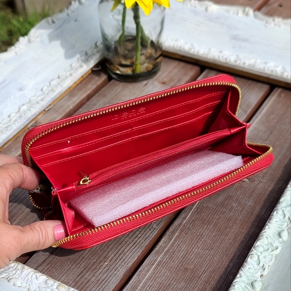 NWOT BEBE red wallet - Picture 7 of 9